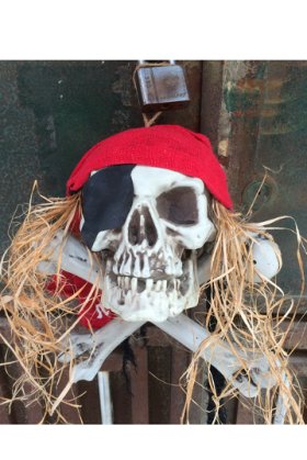 Đầu Lâu Trang Trí Halloween Kiểu Cướp Biển