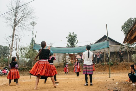 Trẻ em địa phương rủ nhau chơi game | Vũ Phạm Văn / © Văn hóa chuyến đi