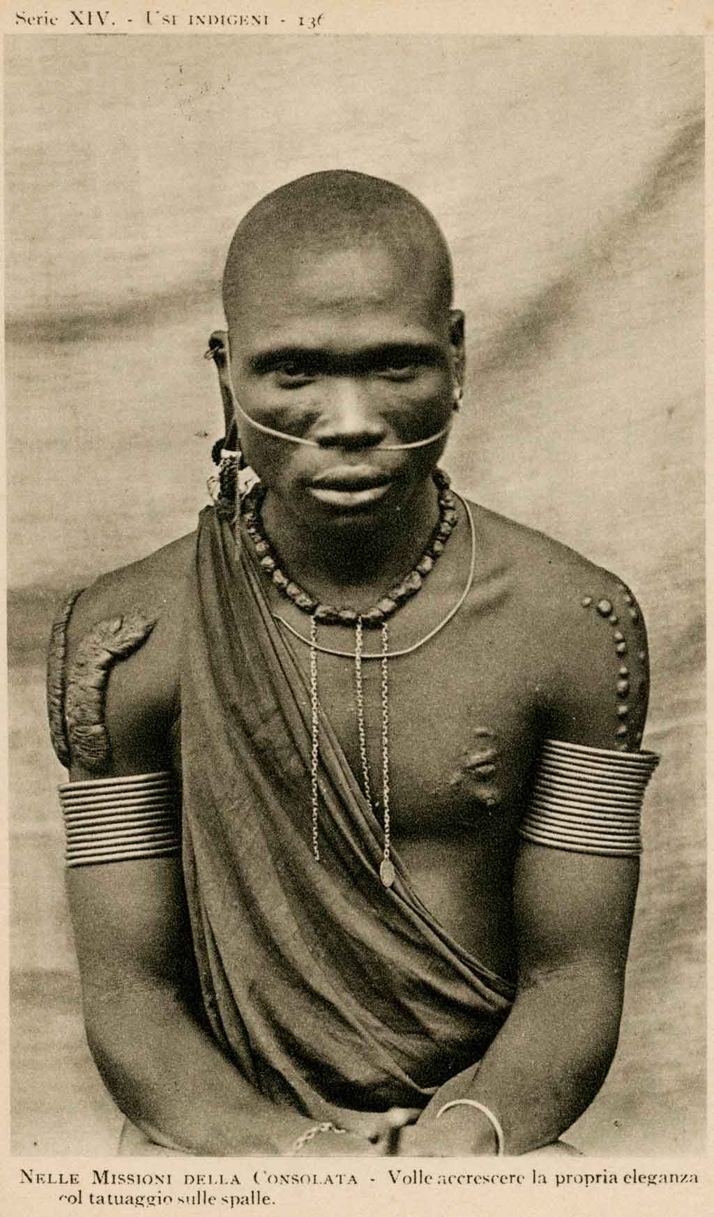 Vết sẹo đầy kịch tính trên vai của một bộ lạc Đông Phi
