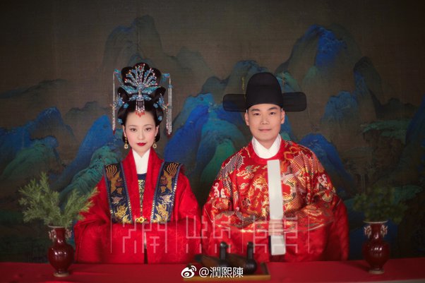 ảnh cưới của cặp vợ chồng mới cưới người Hán