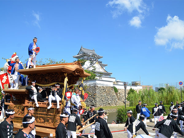 Tham gia Lễ hội Kishiwada Danjiri khi đến Nhật Bản