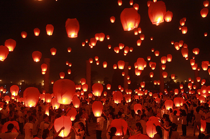 Tìm hiểu phong tục đón Tết trung thu ở Trung Quốc - Thả đèn có ý nghĩa đặc biệt quan trọng
