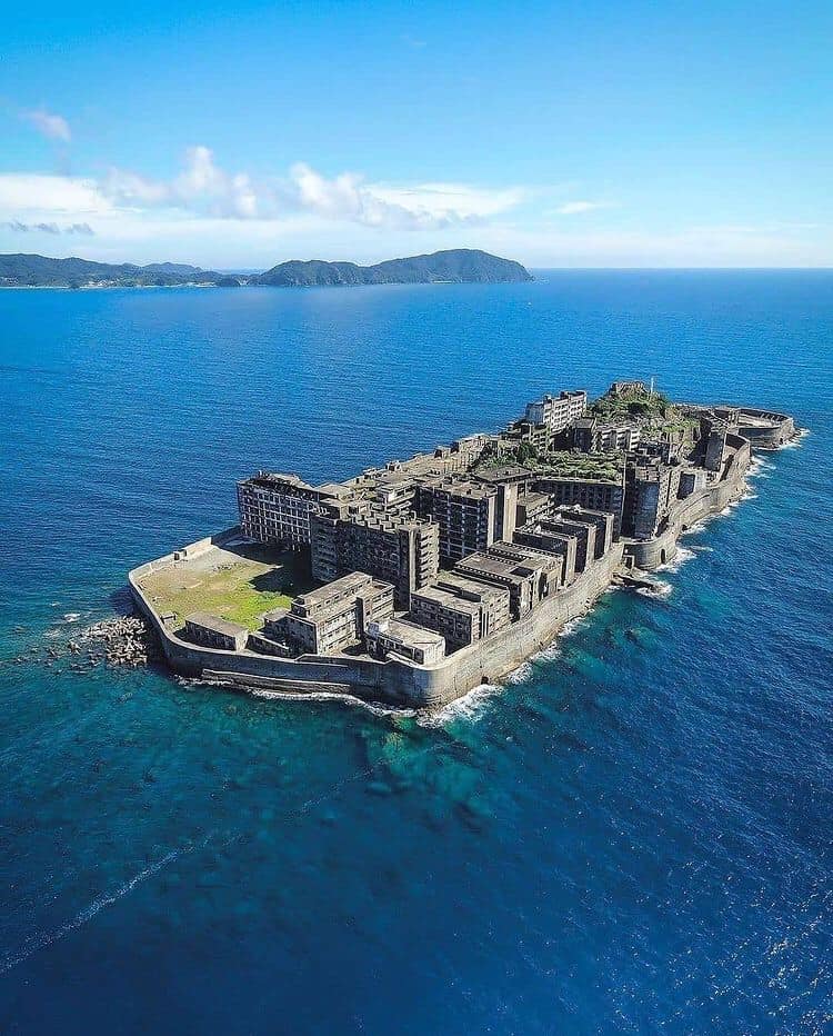 Đảo Hashima Nơi Mệnh Danh Là Hòn Đảo Ma Giữa Biển Khơi Nhật Bản