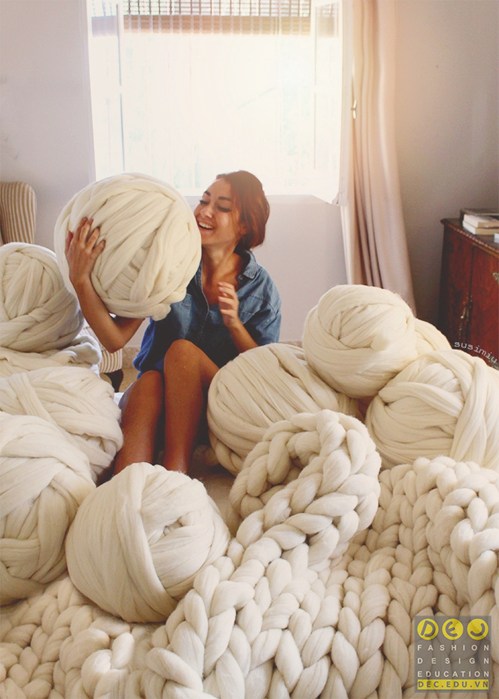 Bạn hoàn toàn có thể tự làm trang phục handmade bằng len tại nhà.