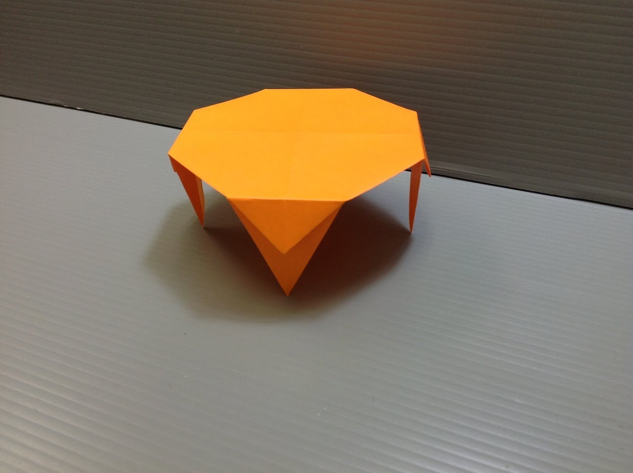 Cách Gấp Cái Bàn Bằng Giấy Origami Cực Đơn Giản