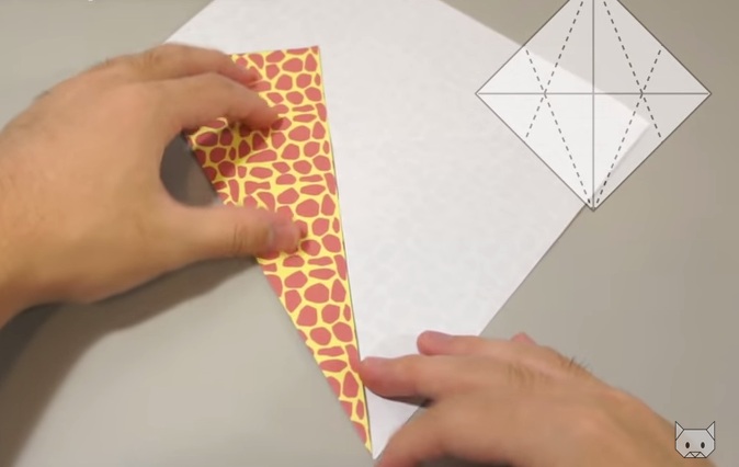 Cách gấp con kiến bằng giấy theo phong cách Origami