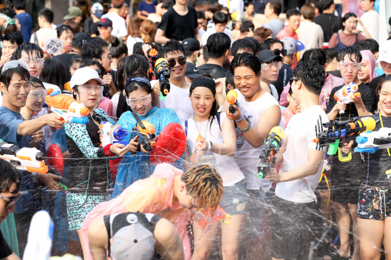 Lễ hội bắn súng nước ở Hàn Quốc Sinchon-lễ hội ở hàn quốc