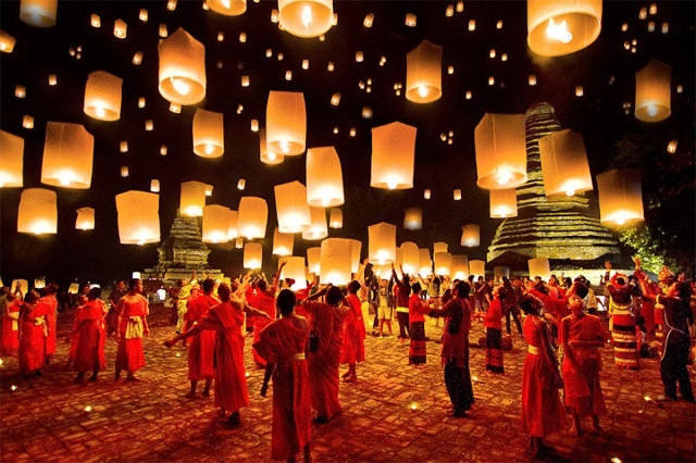 Lễ hội đèn trời ở Chang Mai, Thái Lan