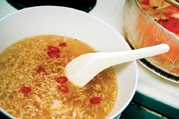 Nước chấm ăn vịt luộc có vị hòa quyện giữa ngọt – chua – mặn – cay cực kỳ hấp dẫn