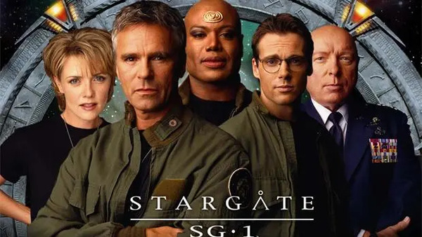 Mặc dù là bộ phim có khởi đầu khá “tai tiếng” nhưng không thể phủ nhận được sức hút mạnh mẽ của bộ phim Stargate: Cổng trời trong thập niên 20