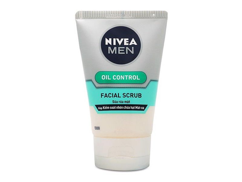 Sữa rửa mặt nam cho da hỗn hợp Nivea Men Oil Control Facial Scrub