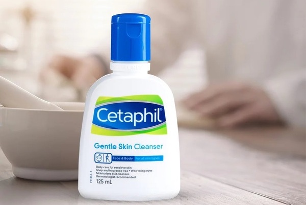 Sữa rửa mặt trị mụn đầu đen Cetaphil Gentle Skin Cleanser dành cho nam
