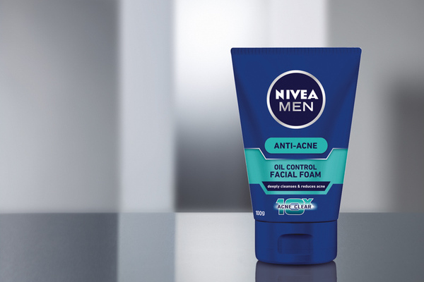 Sữa rửa mặt cho nam da dầu trị mụn đầu đen Nivea Men Anti-Acne Facial Foam