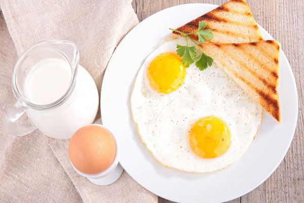 Ăn trứng vào buổi sáng giúp tạo cảm giác no lâu