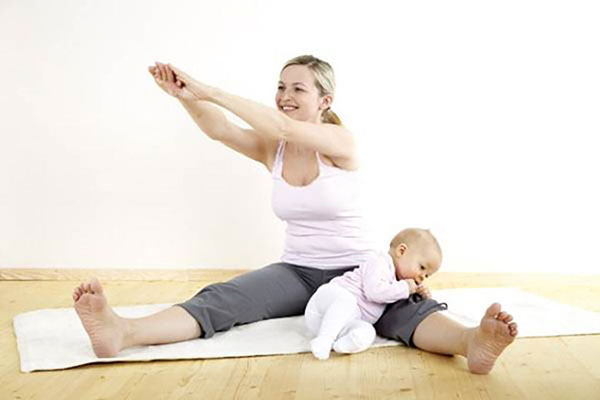 Phụ nữ sau sinh thường gặp tình trạng mỡ bụng