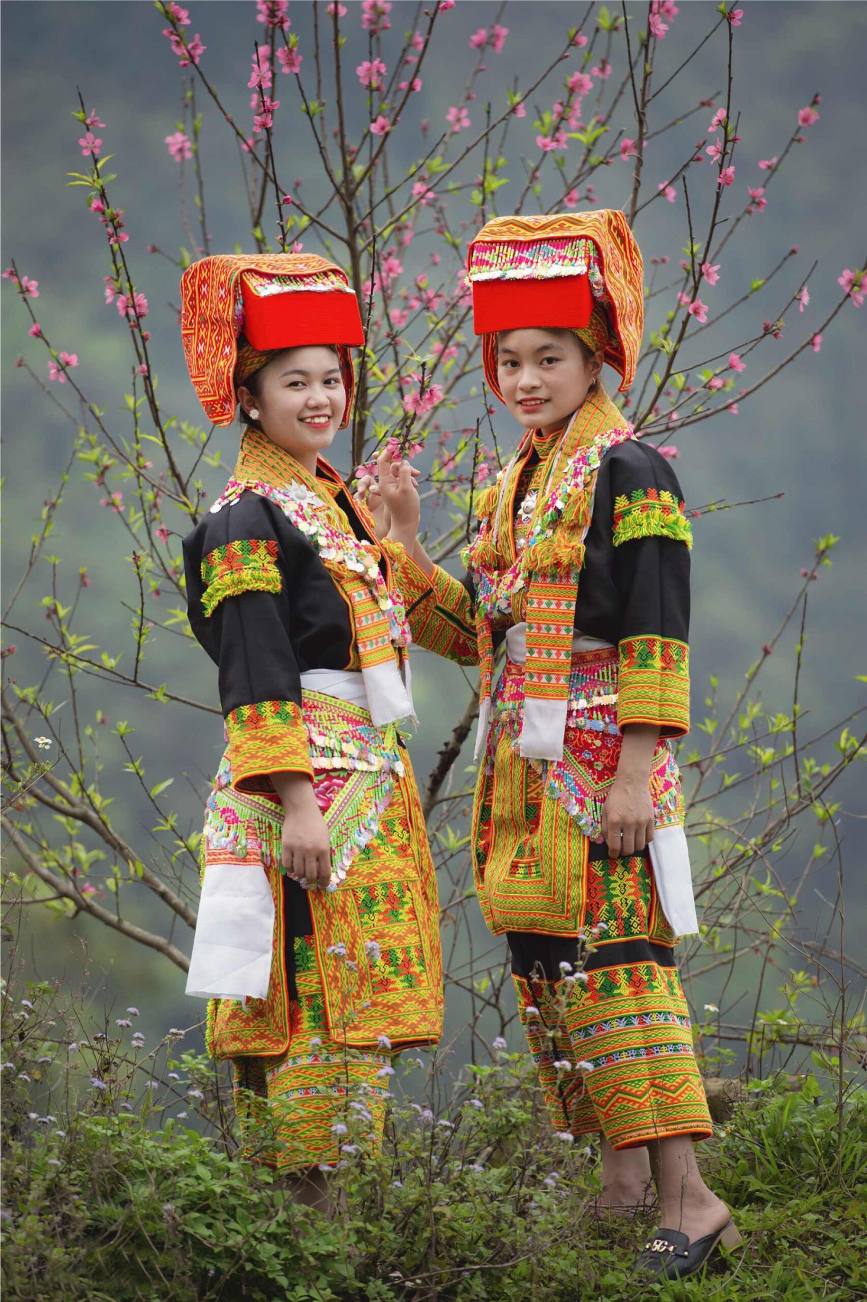 Phụ nữ Dao Lù Gang – Lạng Sơn diện Đồ truyền thống