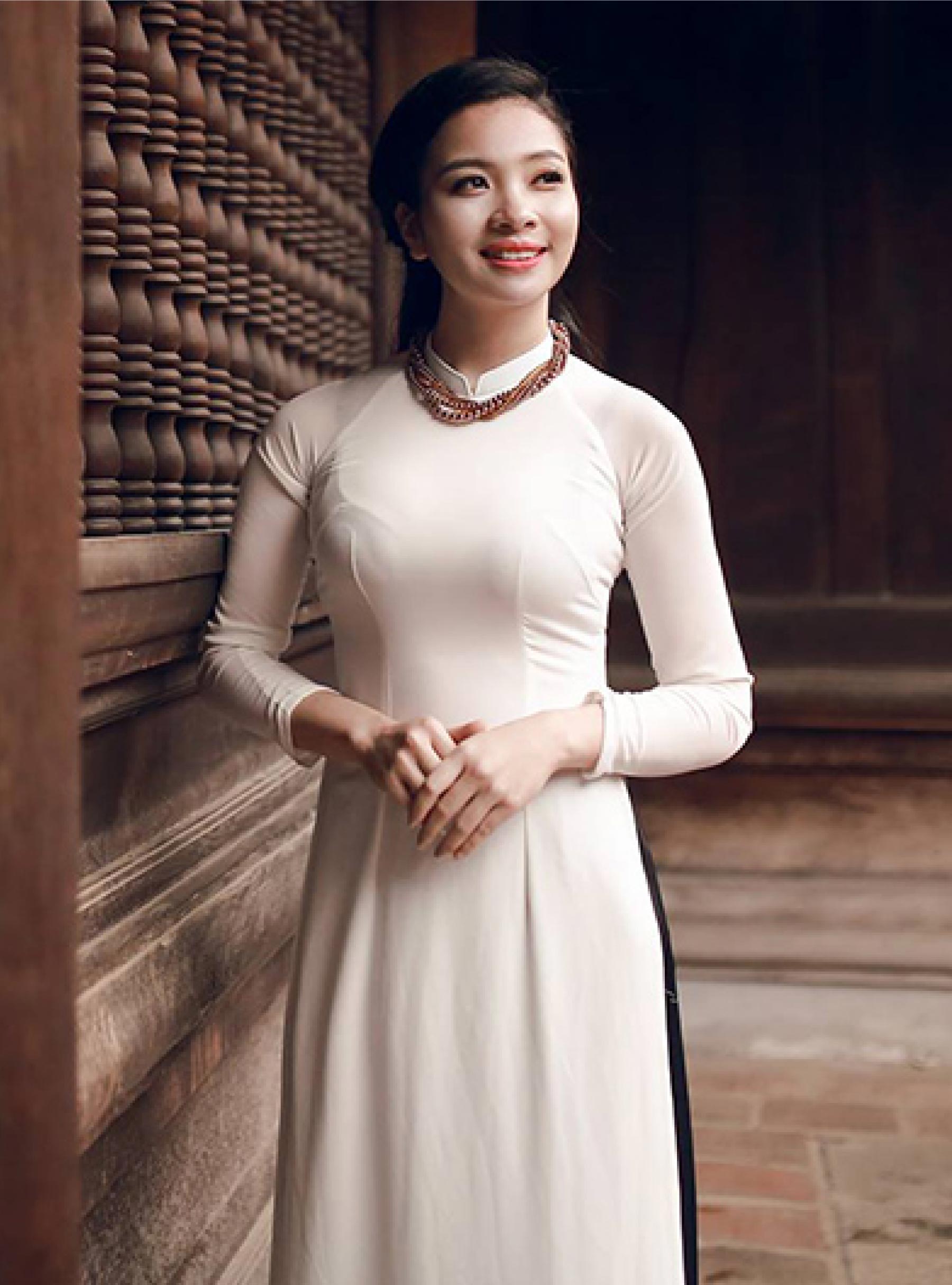 Chiếc áo dài tựa như là một tác phẩm để đời của người Việt