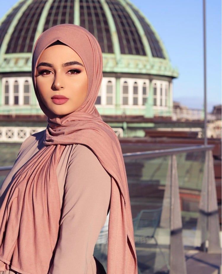 Hijab - khăn trùm đầu của phụ nữ Hồi giáo
