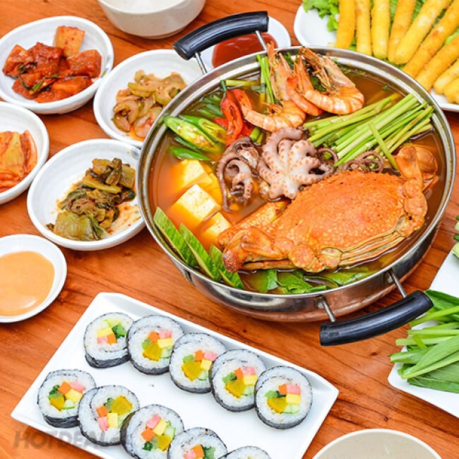 Lẩu hải sản Hàn Quốc món ăn phù hợp cho tiết trời se lạnh