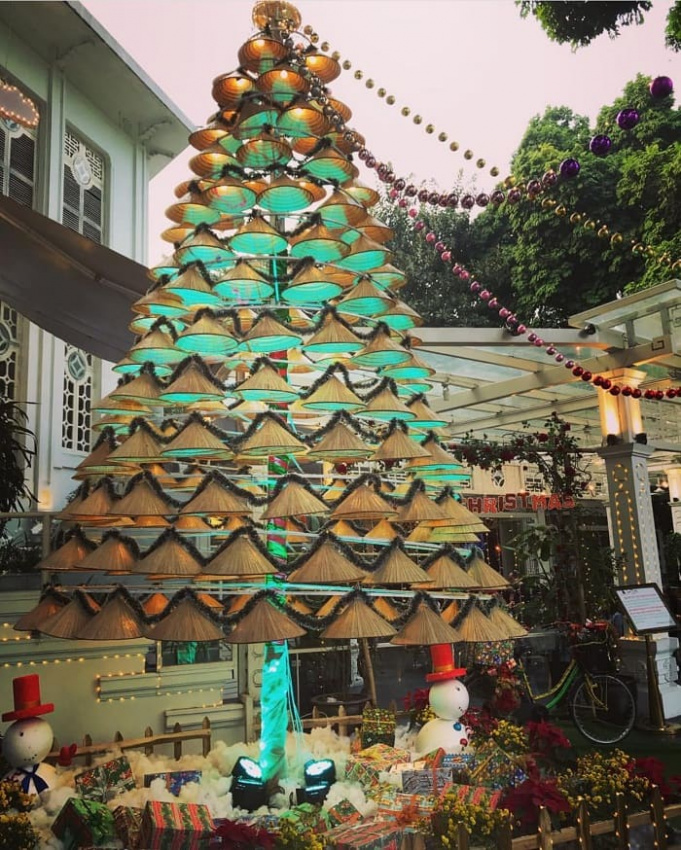 Một quán ca phê ở Hà Nội trang trí dịp Giáng Sinh