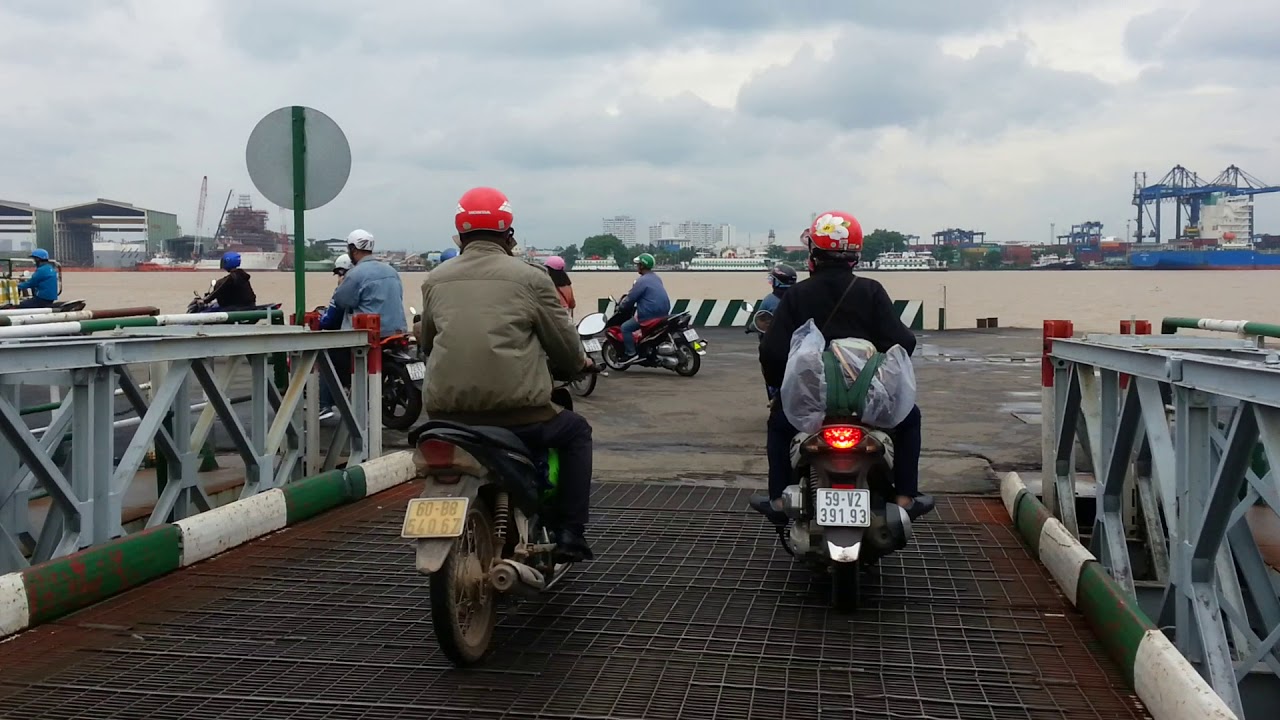 Đi Vũng Tàu bằng xe máy, du khách có thể tiết kiệm khá nhiều chi phí di chuyển cho mình