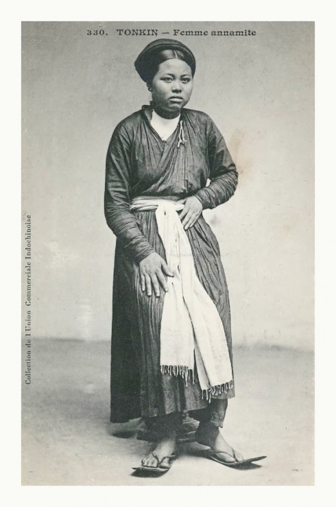 Hình ảnh người phụ nữ Việt trong Đồ áo dài giao lãnh được ghi lại ở tài liệu của Pháp