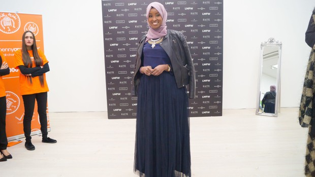 Nếu bạn thắc mắc phụ nữ Hồi giáo mặc gì đi dự Fashion Week, thì đây là giải đáp cho bạn - Ảnh 7.