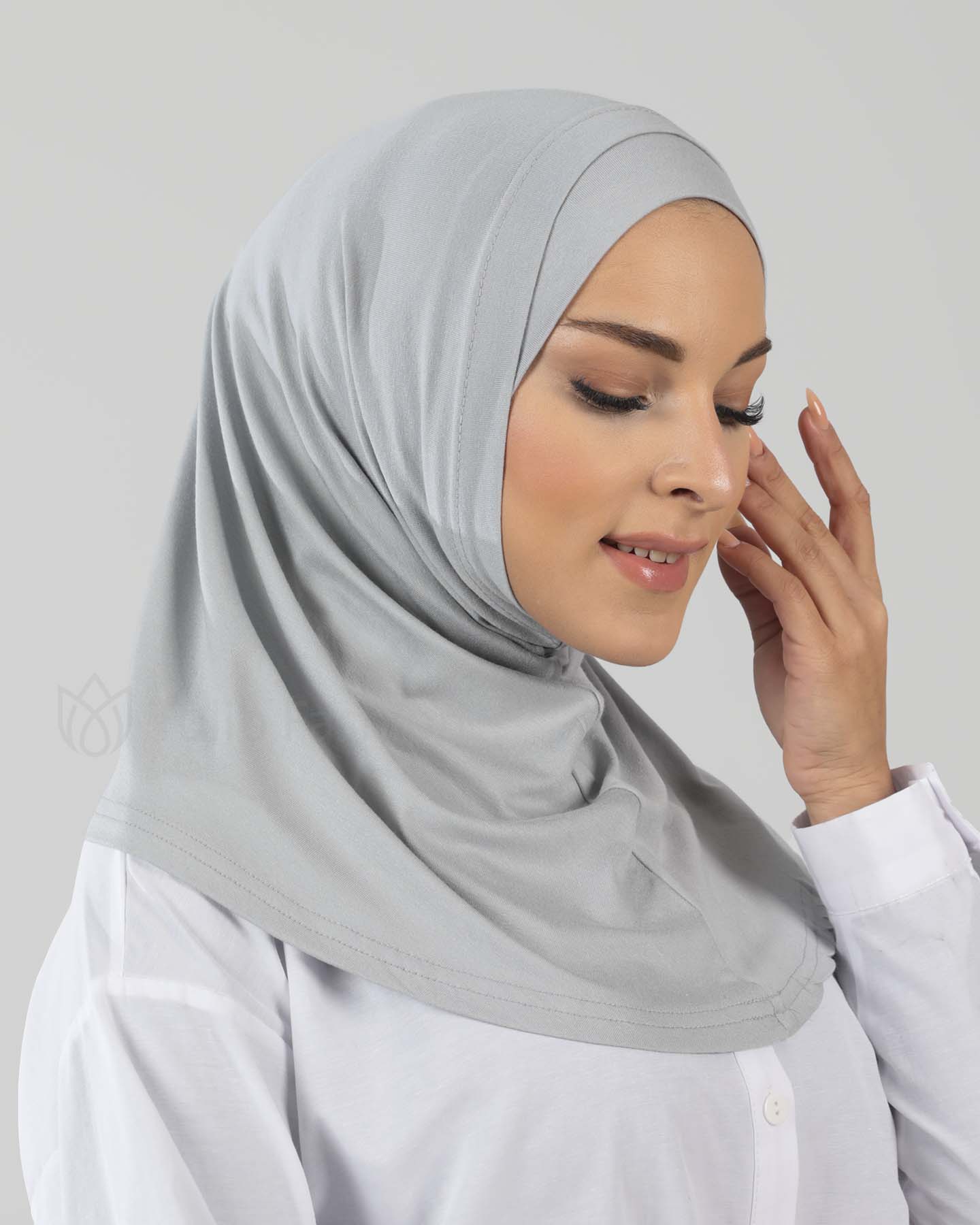 Hijab Al nhìn nghiêng