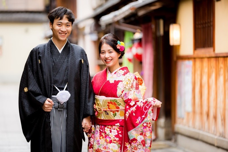 yukata là loại trang phục mà nam nữ đều có thể mặc được