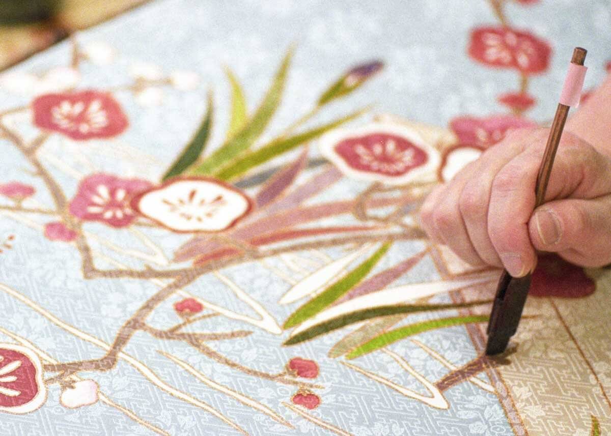 Vẽ tay trên vải kimono của Ritofu