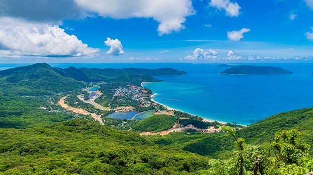 Nằm ngoài khơi tỉnh Bà Rịa - Vũng Tàu, Côn Đảo là một quần đảo nổi tiếng với cảnh quan ven biển hoang sơ. Ảnh: Vinpearl