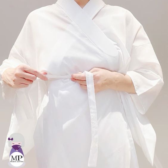 nagajuban trắng trơn không hoạ tiết phù hợp với mọi chiếc kimono