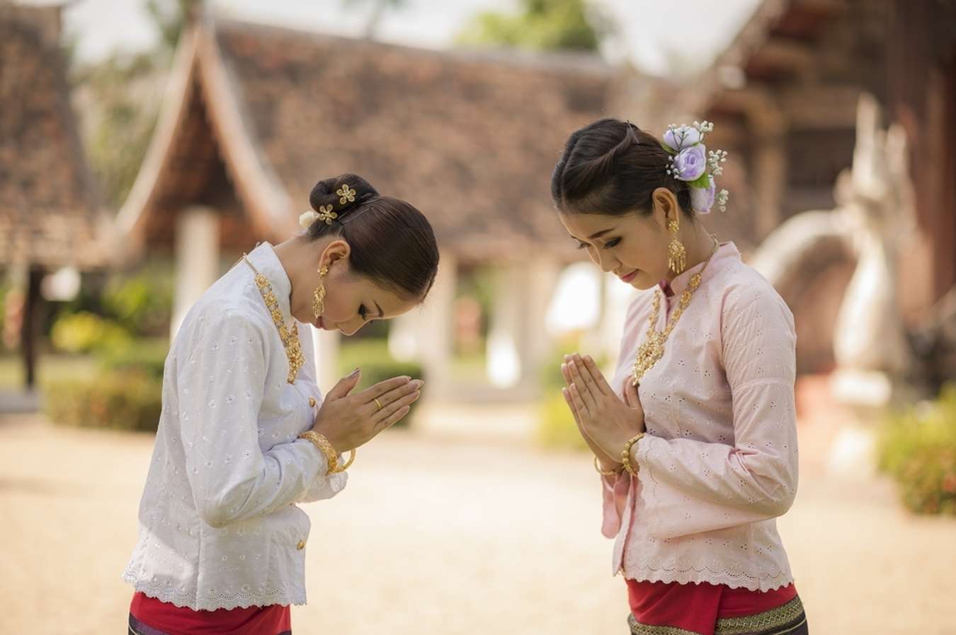 Chào hỏi là một trong những văn hóa đặc trưng tại Thái Lan