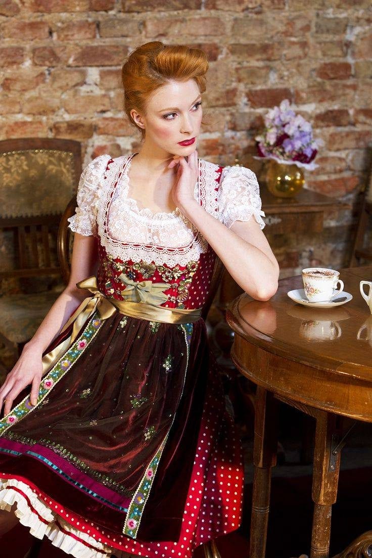 Dirndl – trang phục truyền thống được sử dụng phổ biến nhất dành cho nữ giới tại Úc