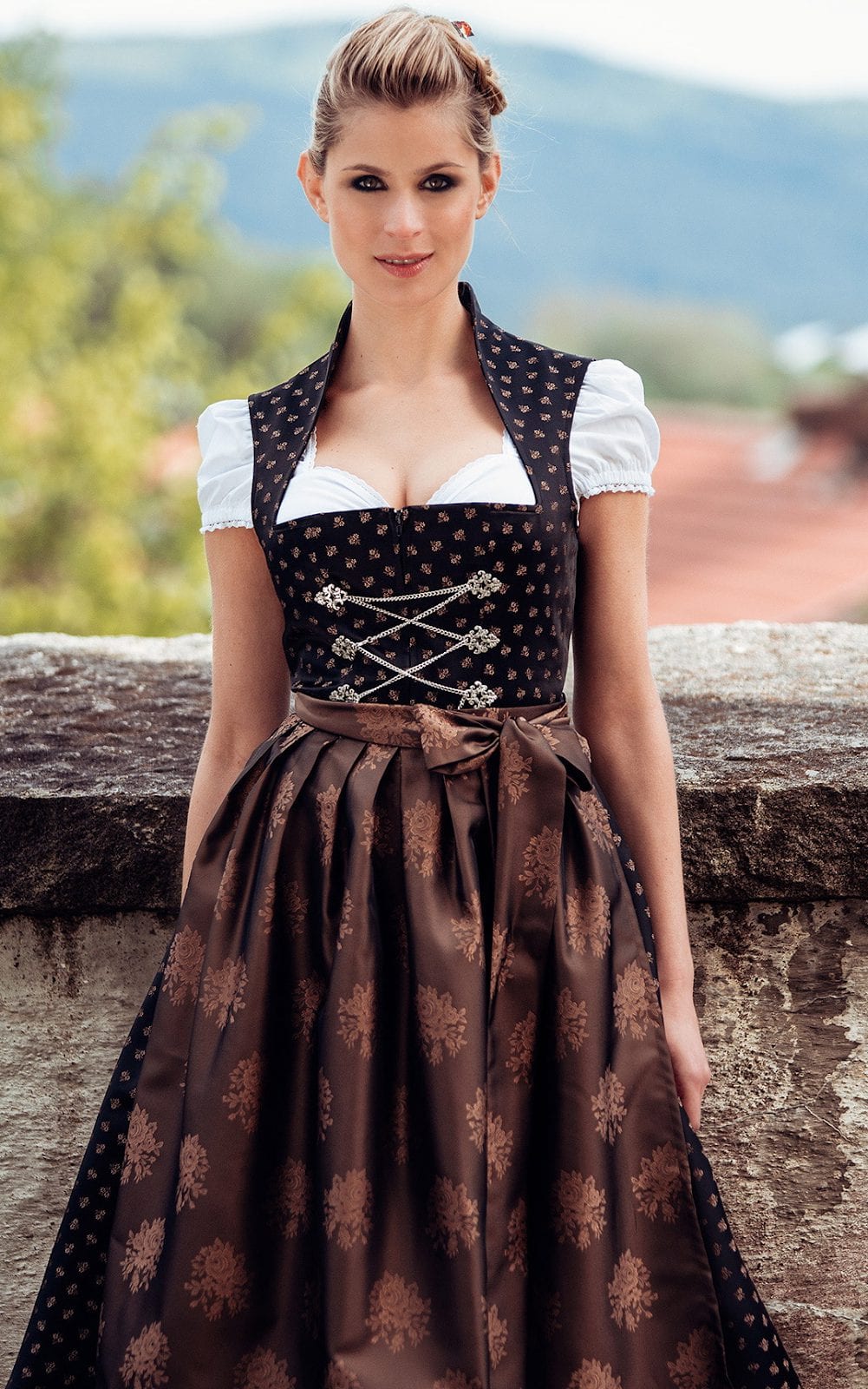 Ngày nay, bộ trang phục Dirndl đã có những thay đổi nhất định