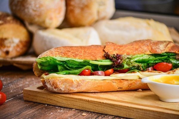 Bánh mì - Hương vị của văn hóa Việt Nam
