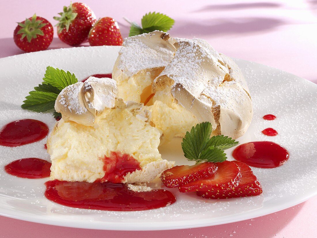 Salzburger Nockerl mit Erdbeersauce (Österreich)