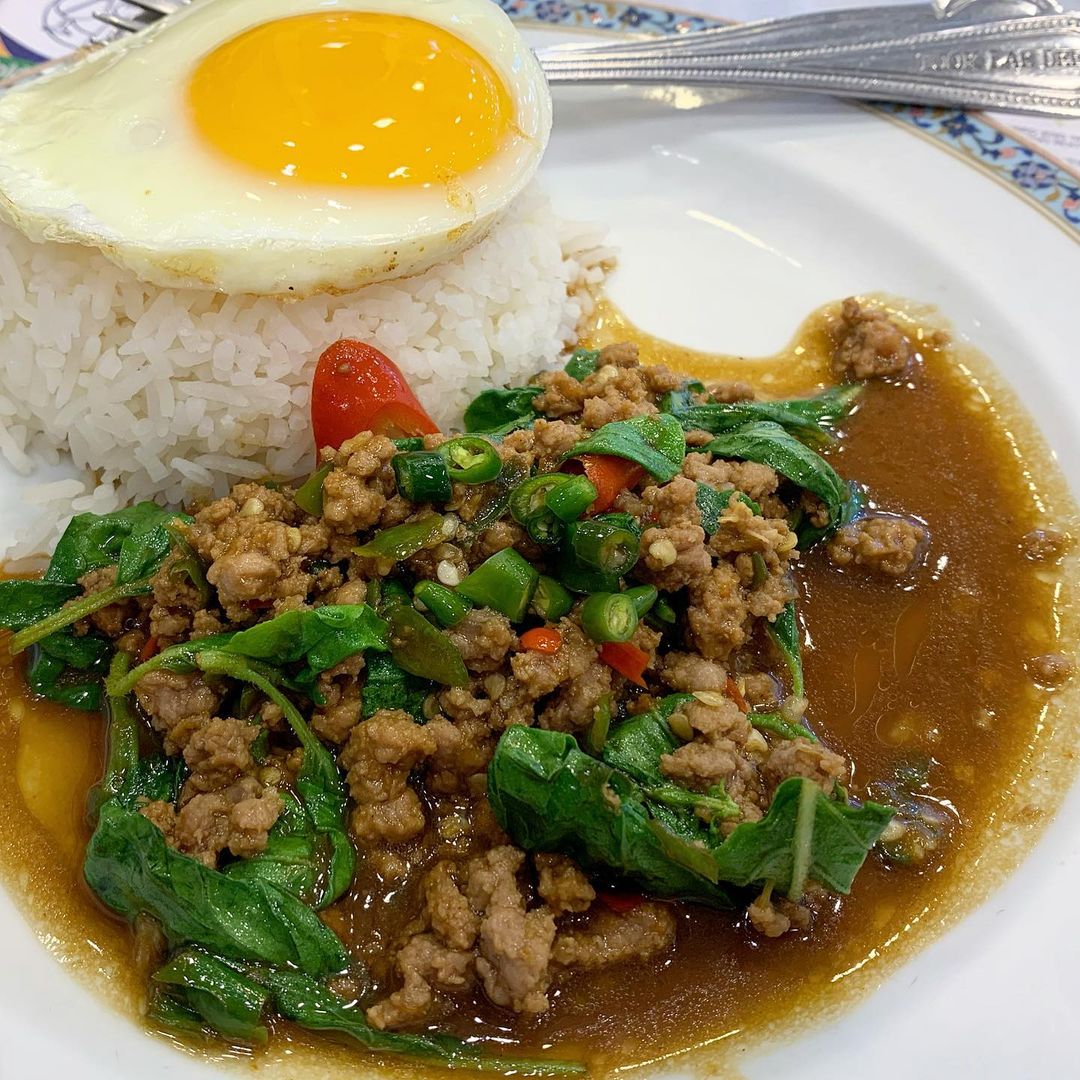 Pad krapow (Húng quế chiên)