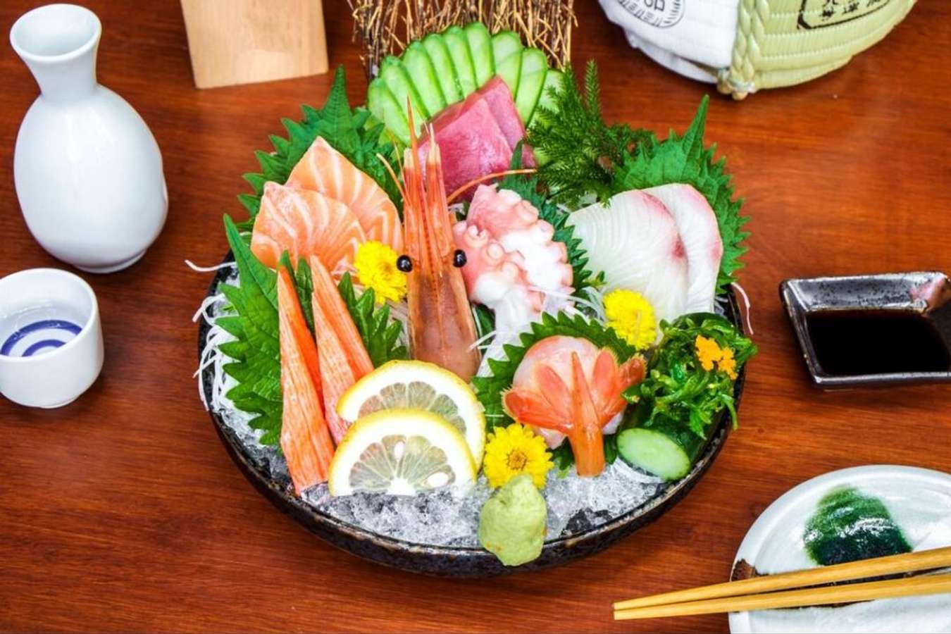 Sashimi được chế biến từ những loại nguyên liệu tươi ngon nhất