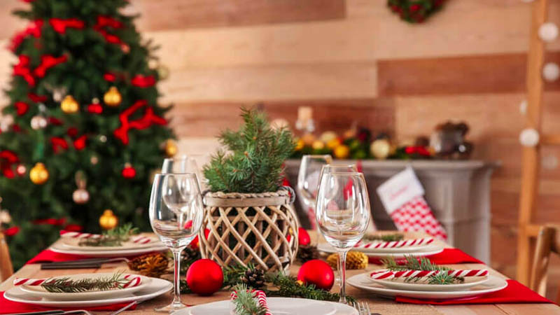 8 Cách Trang Trí Bàn Tiệc Giáng Sinh Đẹp Đơn Giản Dịp Lễ Noel