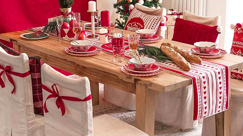 Trang trí bàn tiệc Noel bằng gỗ