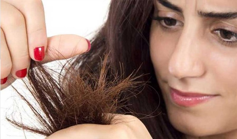 Không nên tẩy tế bào chết cho tóc đang bị hư tổn