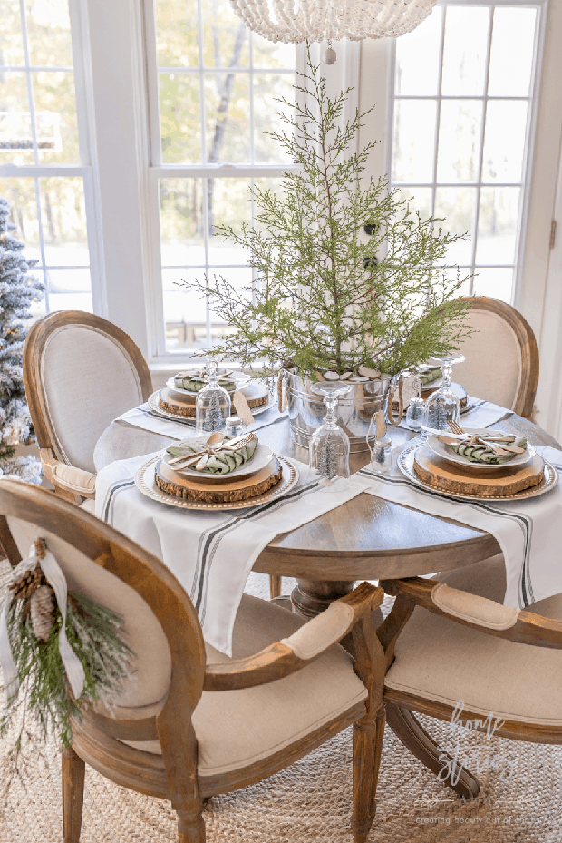 9 ý tưởng trang trí phòng ăn đêm Giáng sinh khiến mọi vị khách đều khen ngợi - Ảnh 1.