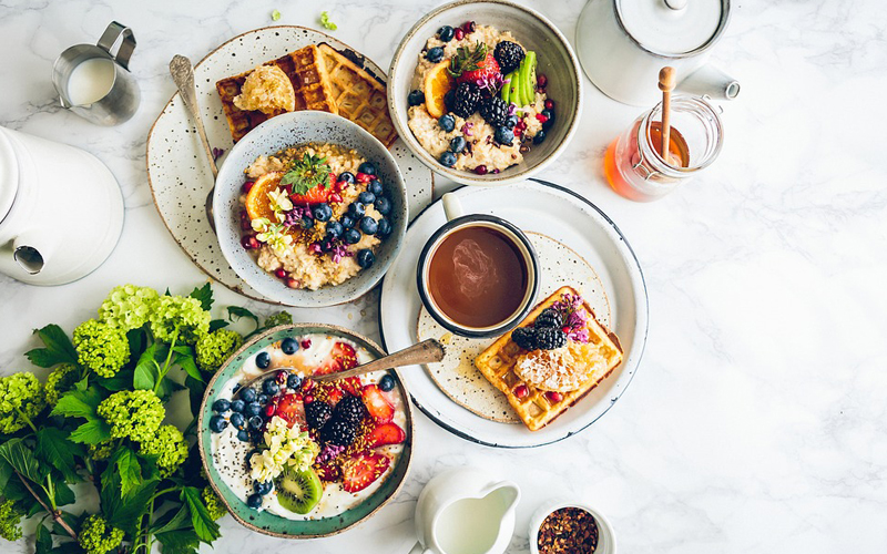Bỏ qua bữa ăn sáng khiến bạn ăn nhiều hơn vào bữa trưa hoặc bữa tối