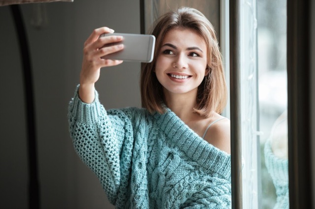 Selfie Là Gì? 20 Cách Chụp Ảnh Selfie Đẹp Cho Nàng Mê “Sống Ảo”