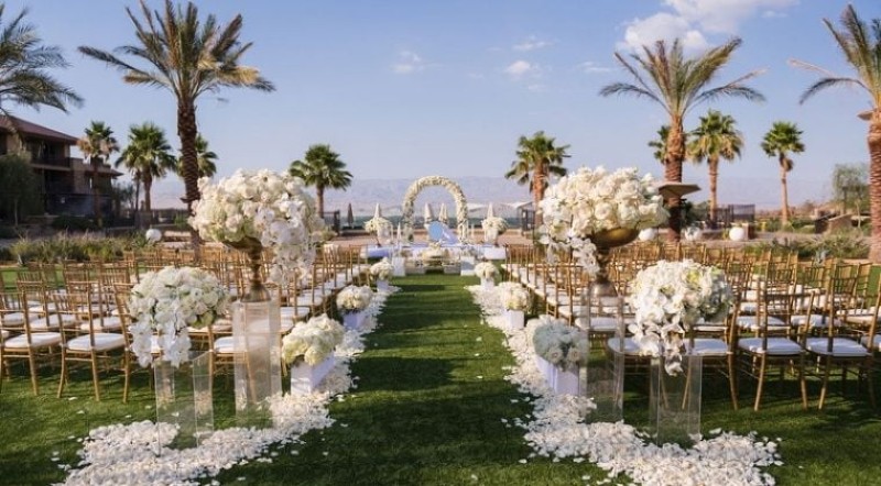 Mỗi địa điểm đám cưới sẽ phù hợp các phong cách trang điểm khác nhau