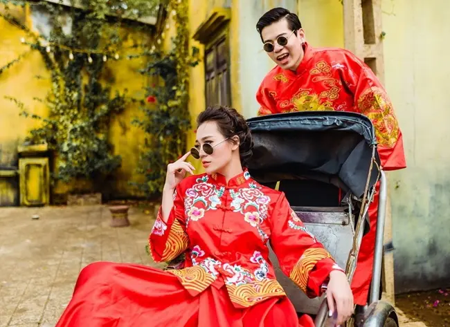Chụp Ảnh Cưới Trung Quốc: Với phong cách trang phục cổ điển Trung Hoa, chụp ảnh cưới sẽ trở nên lãng mạn hơn bao giờ hết. Hãy đến với những địa điểm đẹp nhất để lưu giữ lại những khoảnh khắc đáng nhớ cho ngày cưới của bạn. Chụp ảnh cưới Trung Quốc sẽ là sự lựa chọn hoàn hảo cho những cặp đôi yêu thích phong cách cổ điển, đầy lãng mạn.