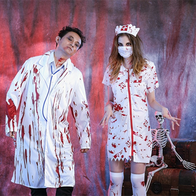 hoá trang thành bác sĩ và y tá đầy máu me trong đêm halloween