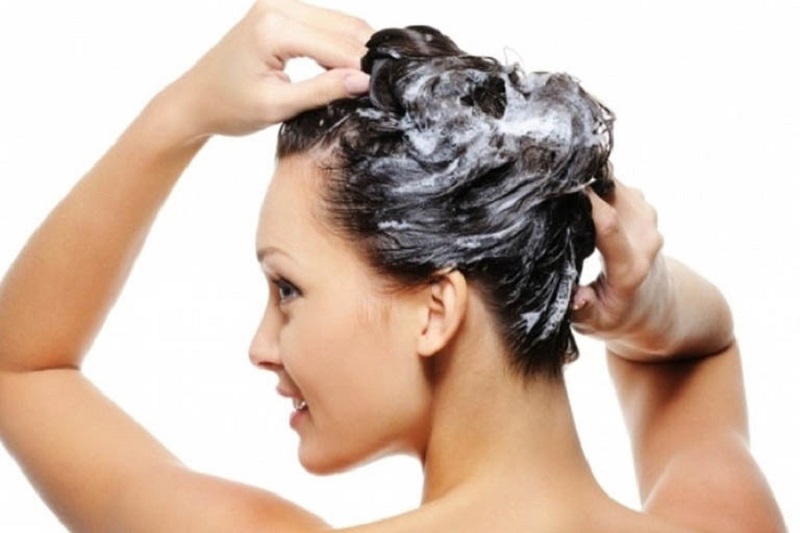 Nên lựa chọn sản phẩm gội đầu, dưỡng tóc phù hợp với tình trạng tóc