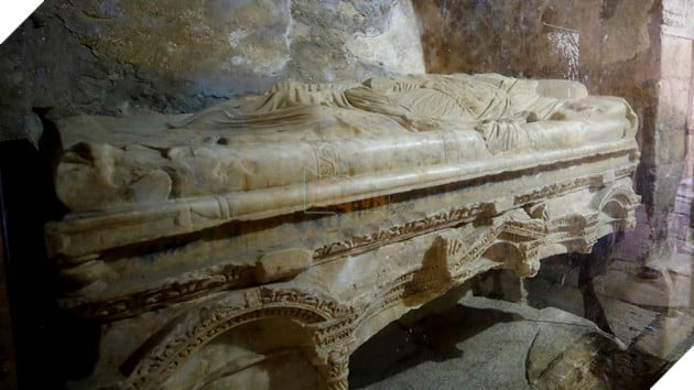 Vị trí mộ của Ông già Noel được tìm thấy tại một nhà thờ Thổ Nhĩ Kỳ